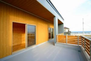 ロケーションを活かした広々バルコニー。